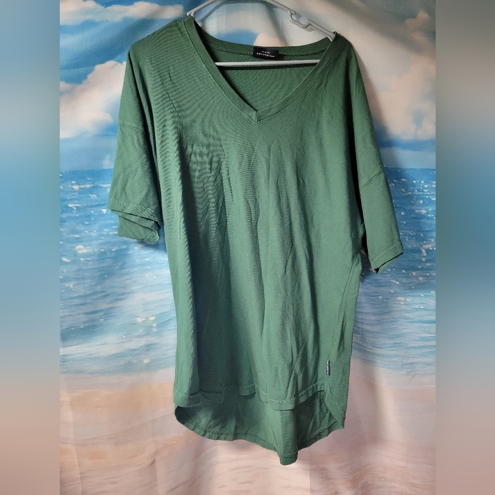 SPIRIT JERSEY NWOT GREEN TSHIRTS UNISEX SIZE SMALL  LARGE MENS/ MED‎ XL WOMENS